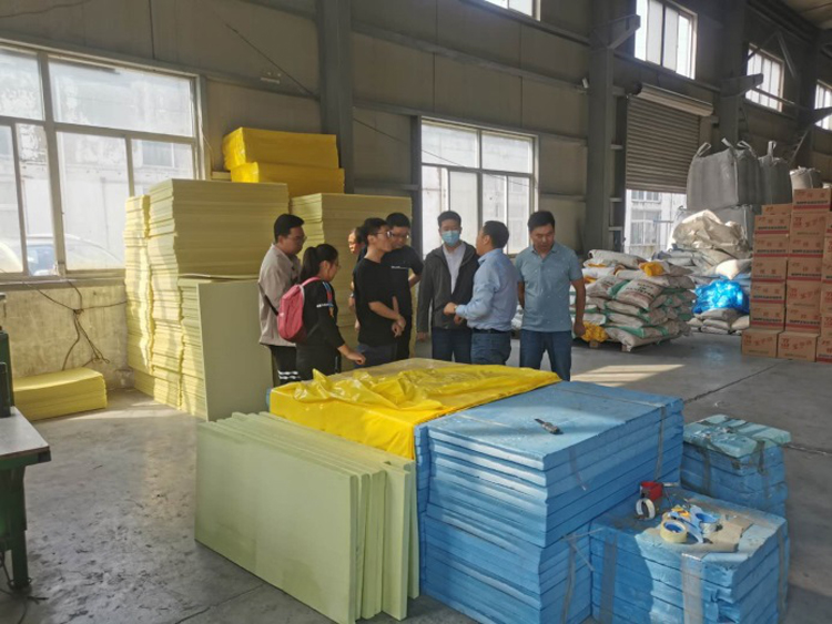 辛勤工作不忘繼續(xù)學習 ——安貞檢測綠建所開展保溫板參觀學習