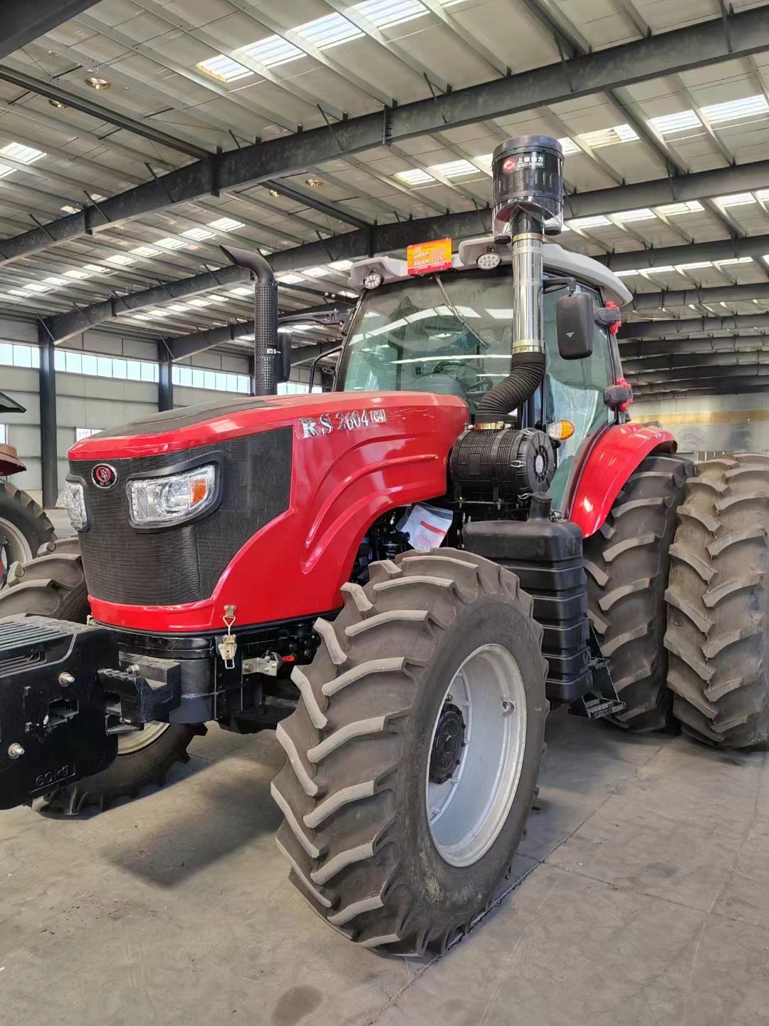 2604 拖拉机 （260HP） 轮式拖拉机